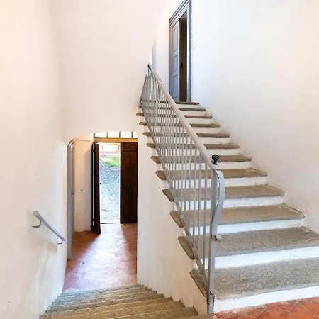 Borgo Alfieri - Elegant With Stunning View Apartment