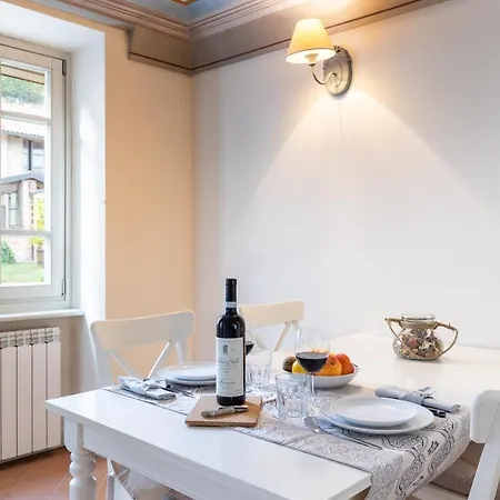 Borgo Alfieri - Elegant With Stunning View Apartament